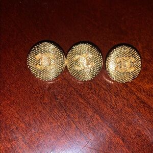 Gorgeous Heavy Vintage Chanel Gold Interlaced Weave design 3 button Total